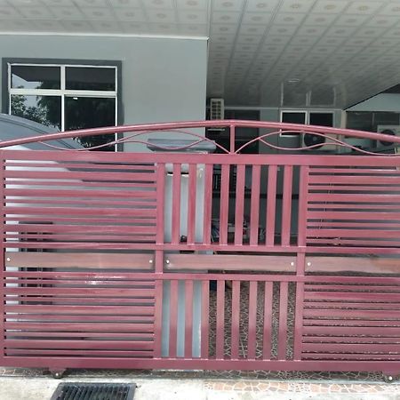D'Illahs Homestay Алор Сетар Екстериор снимка